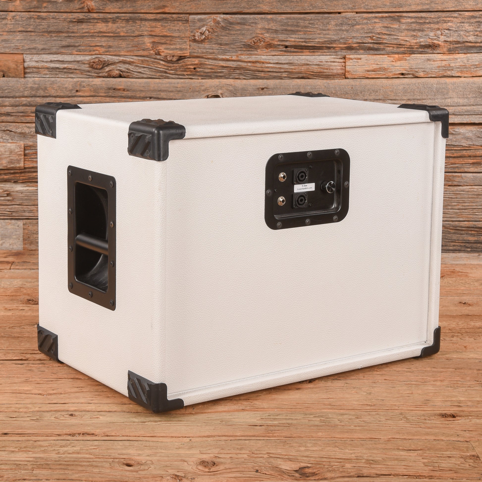 Avatar 2x10 Bass Cabinet White Amplifiers