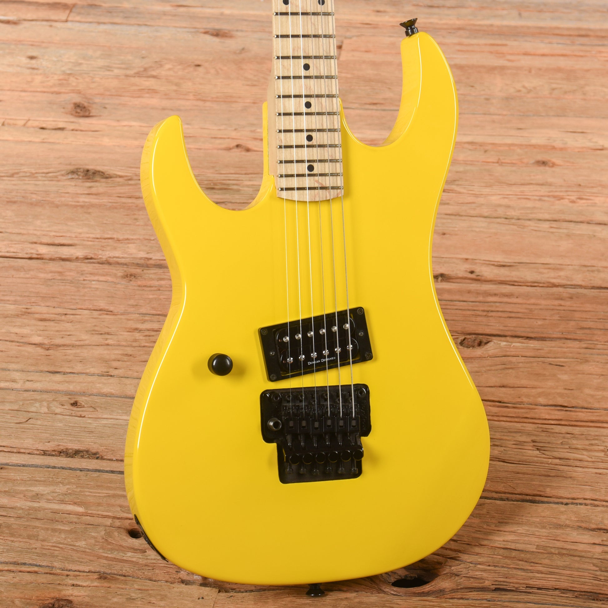 B.C. Rich Gunslinger Yellow  LEFTY Electric Guitars / Solid Body