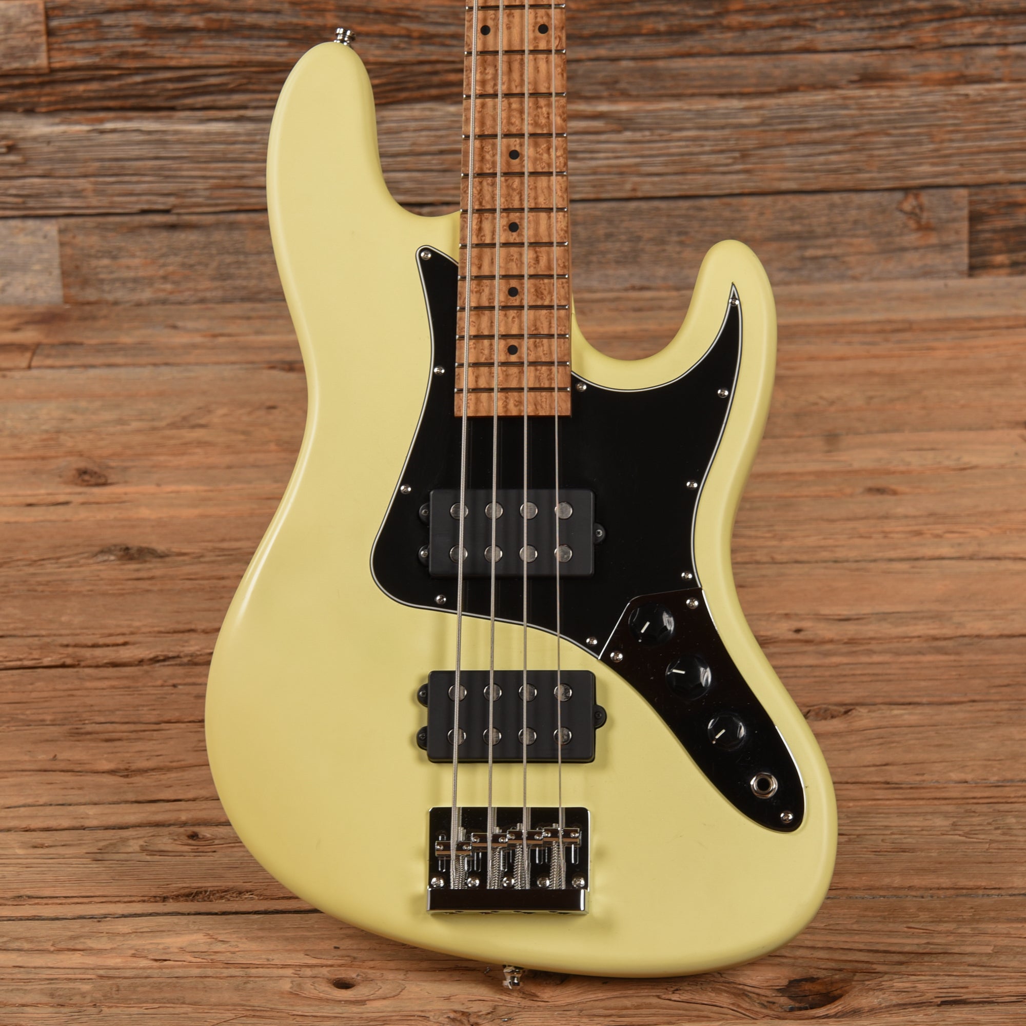 Balaguer Goliath White 2020 Bass Guitars / 4-String