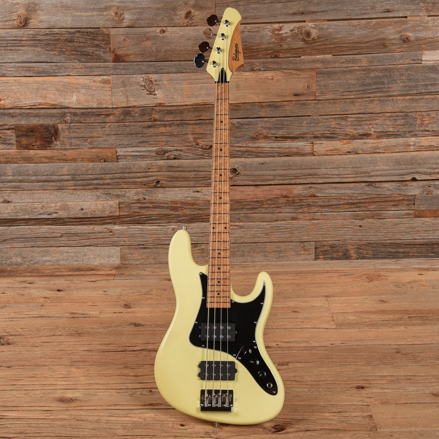 Balaguer Goliath White 2020 Bass Guitars / 4-String