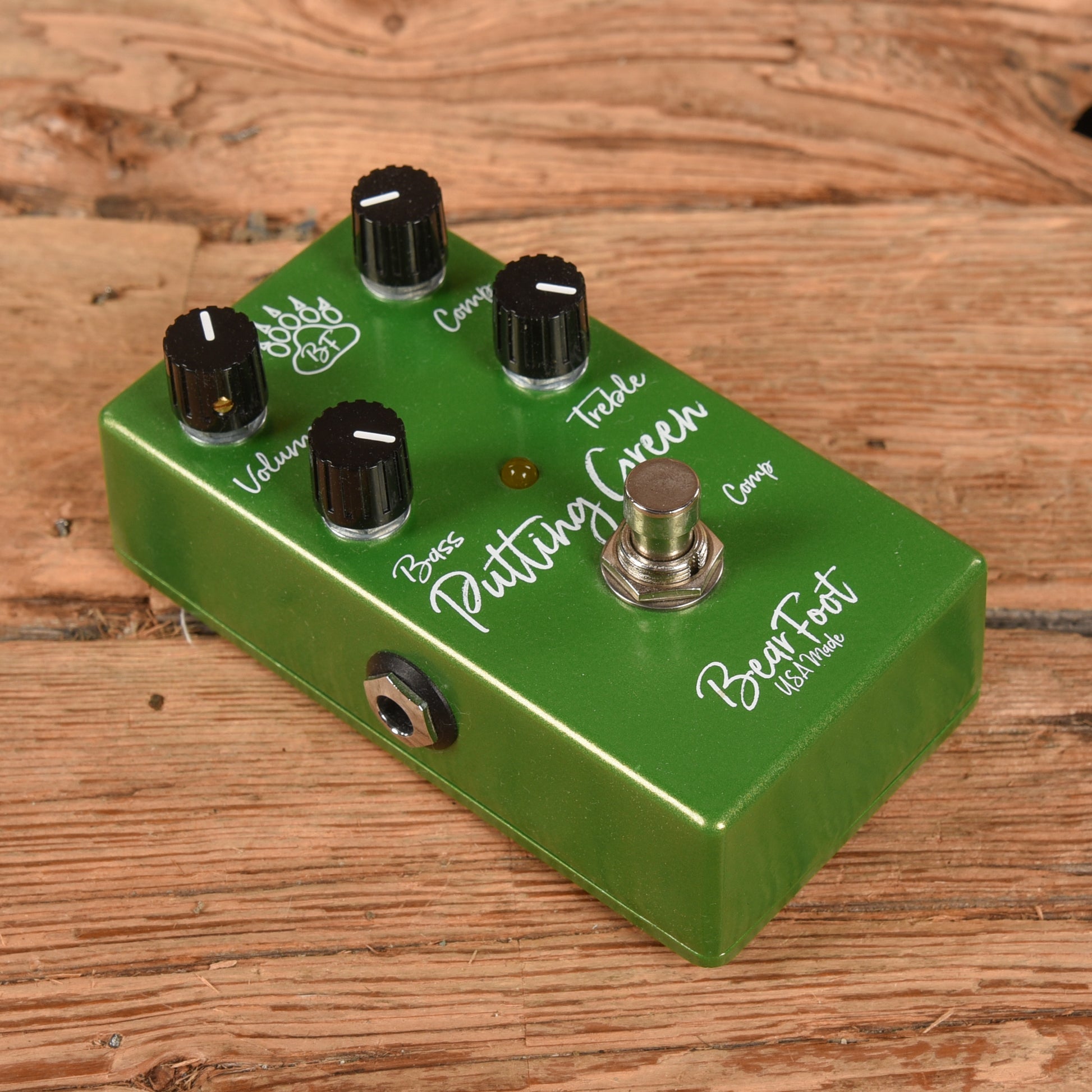Bearfoot Putting Green – Chicago Music Exchange