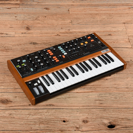 Behringer Poly D 4-Voice Polyphonic Synthesizer Amps / Keyboard Amps