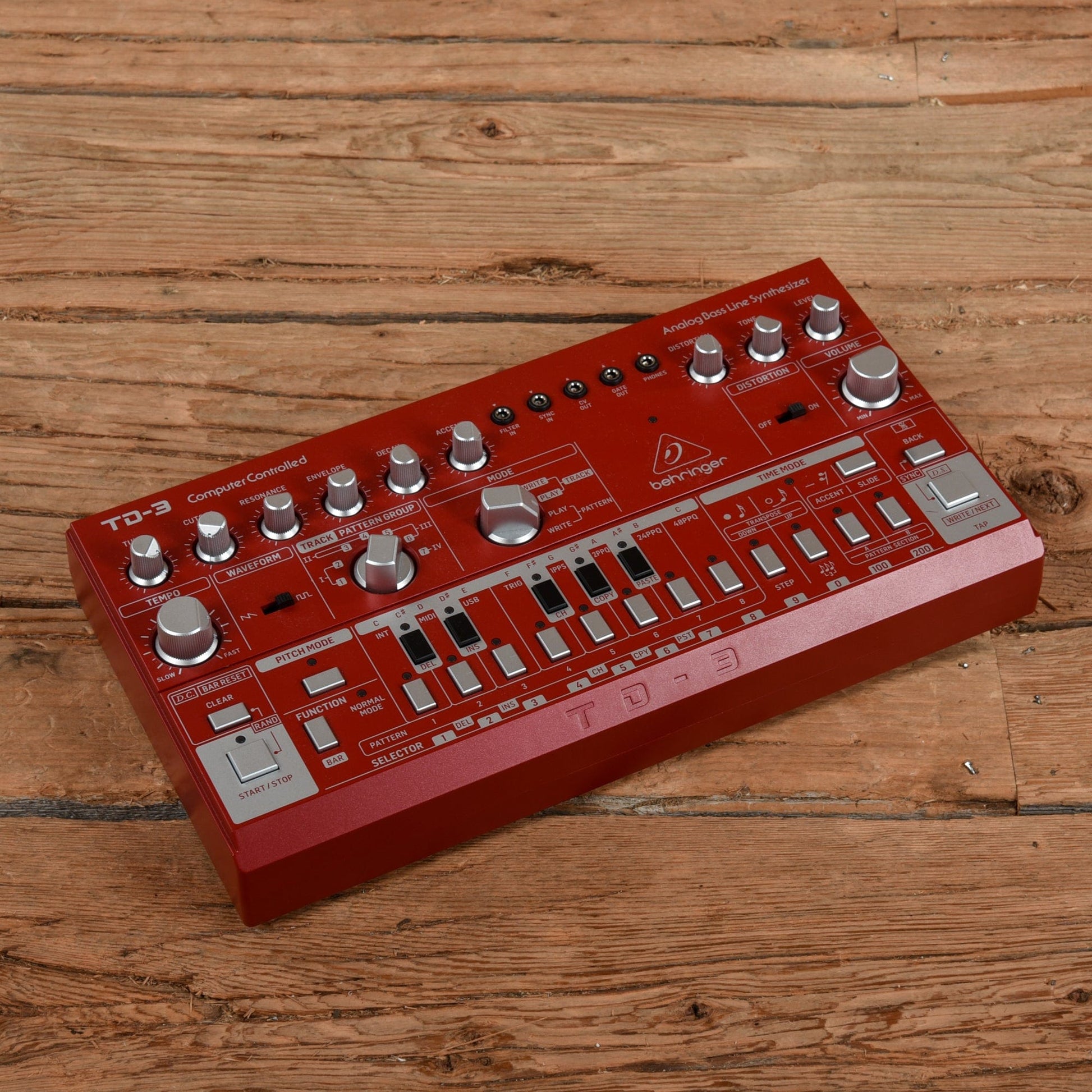 Behringer TD-3 Analog Bass Line Synthesizer Effects and Pedals / Bass Pedals