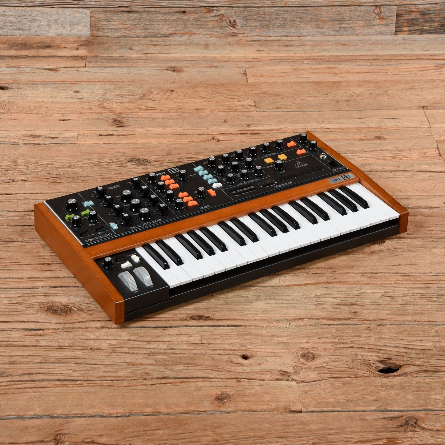 Behringer Poly D 4-Voice Polyphonic Synthesizer Keyboards and Synths / Synths / Analog Synths