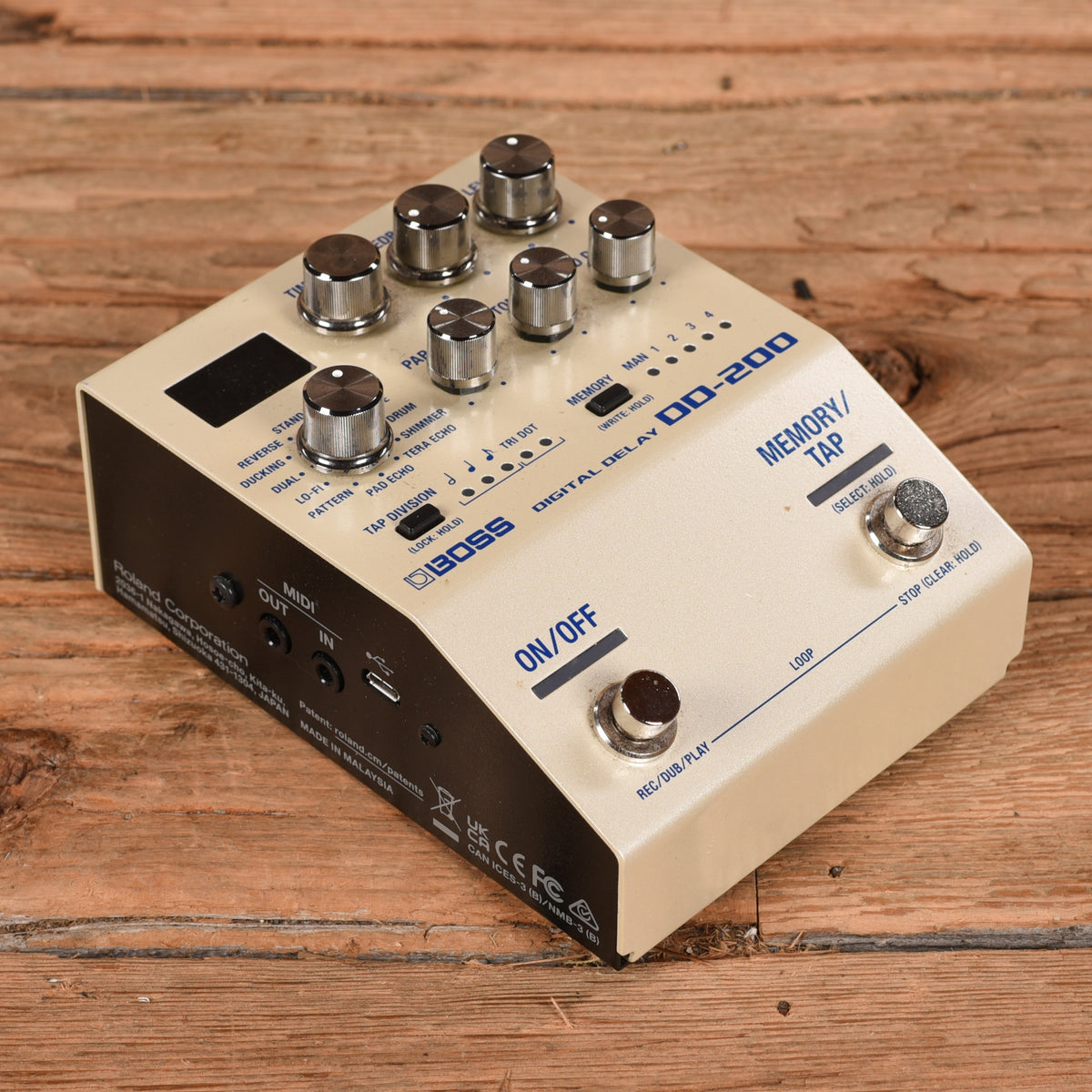 Boss DD-200 Digital Delay Effect Pedals