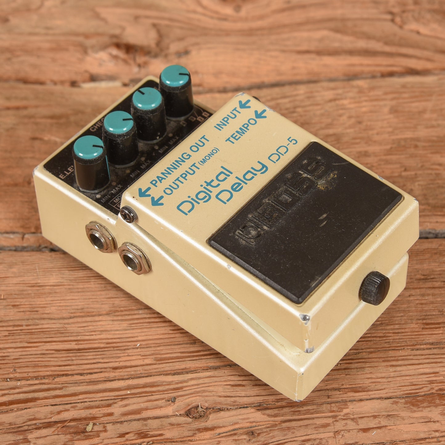 Boss DD-5 Digital Delay Effect Pedals