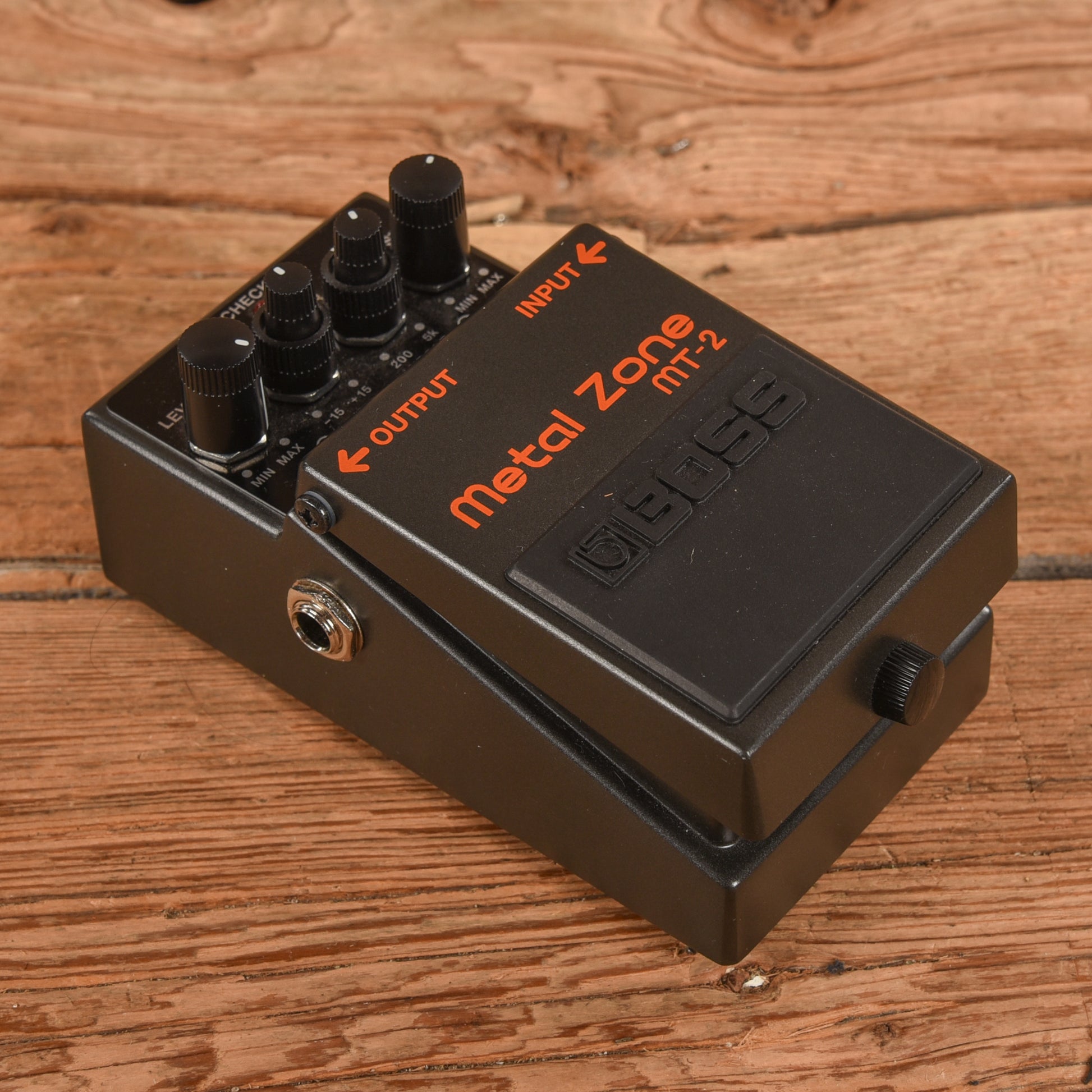 Boss Metal Zone MT-2 Effect Pedals