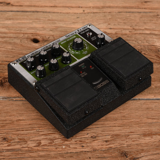 Boss Roland RE-20 Space Echo Effect Pedals