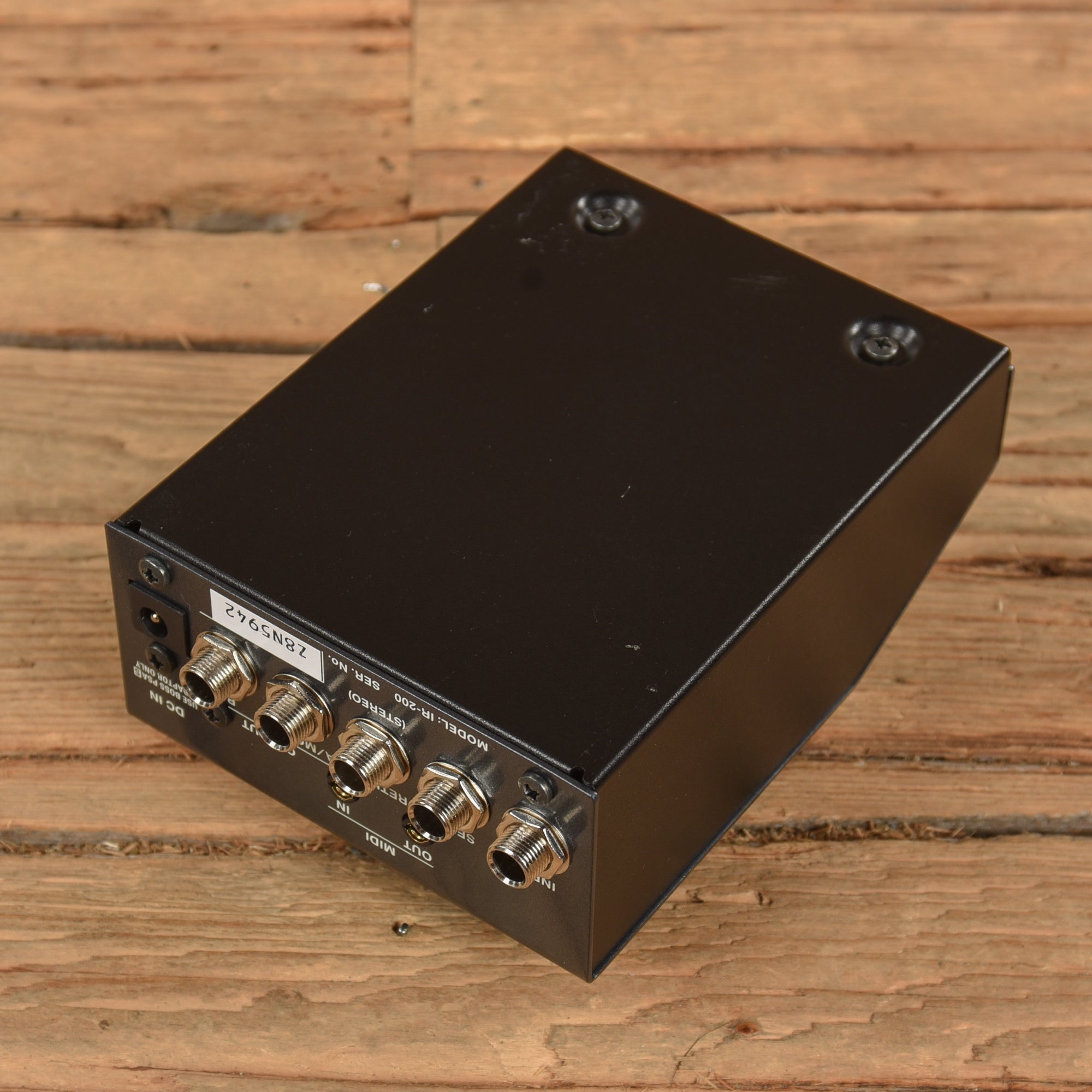 Boss IR-200 Amp and IR Cab Effects and Pedals / Cabinet Simulators