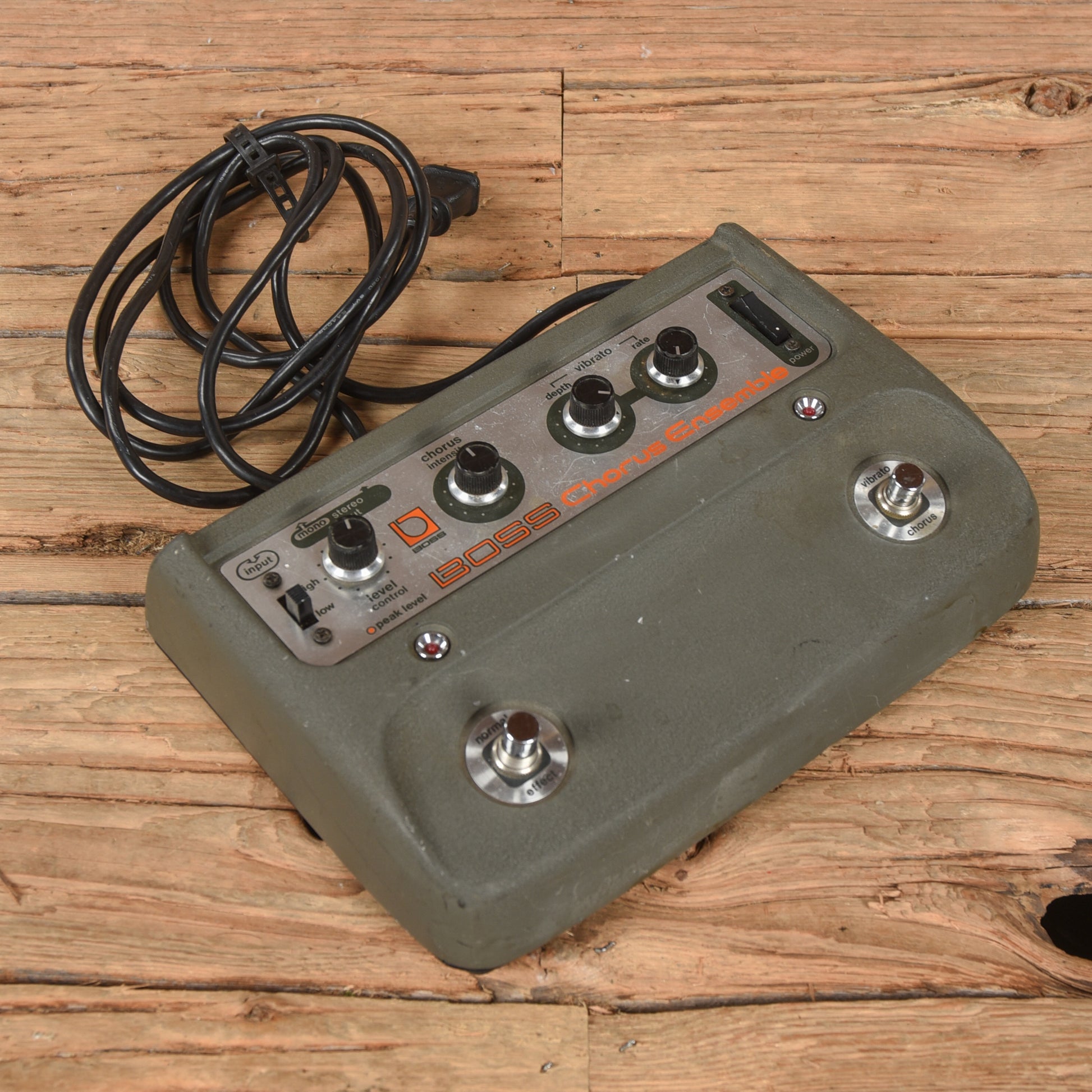 Boss CE-1  1970s Effects and Pedals / Chorus and Vibrato