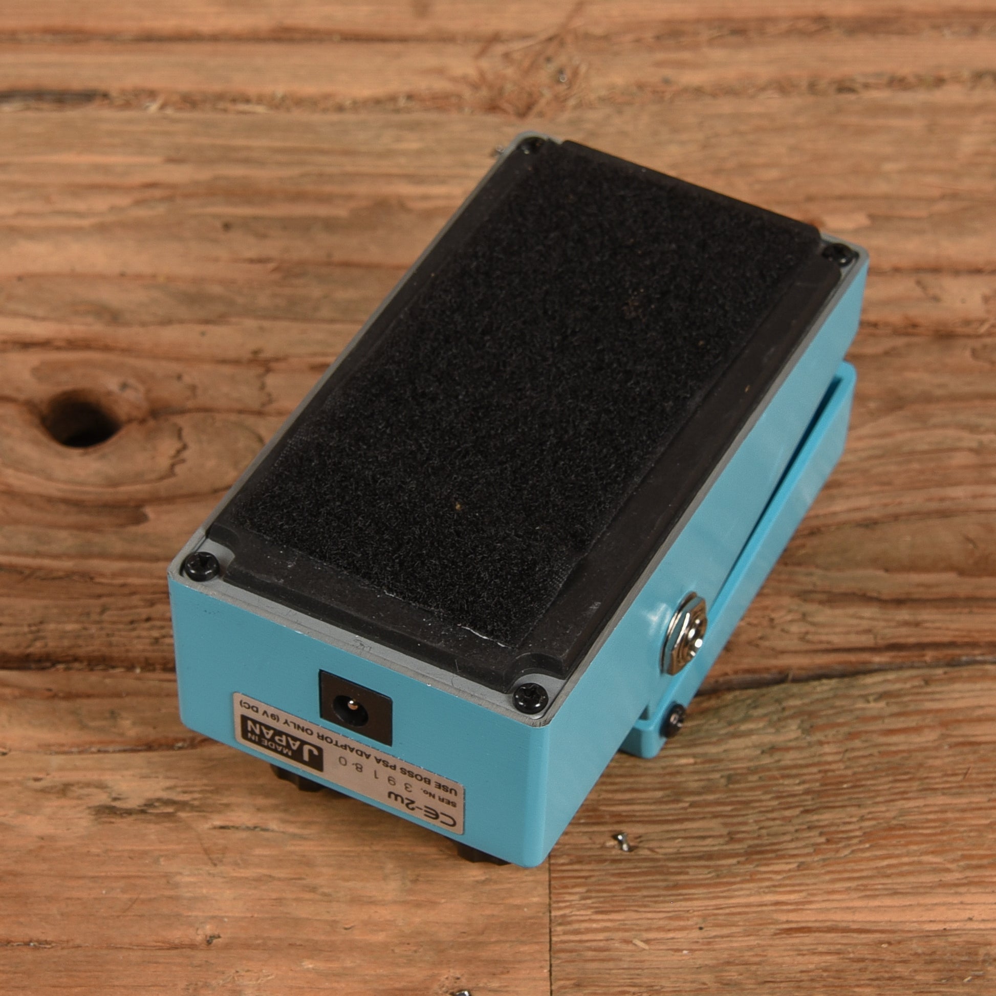 Boss CE-2W Waza Craft Chorus Effects and Pedals / Chorus and Vibrato