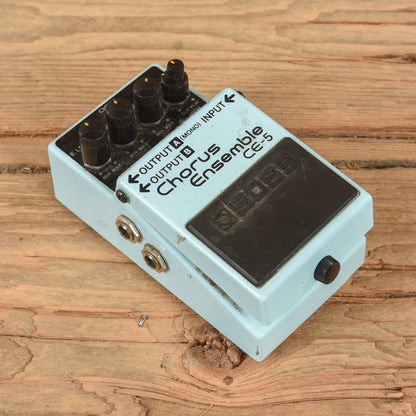 Boss CE-5 Chorus Ensemble Effects and Pedals / Chorus and Vibrato