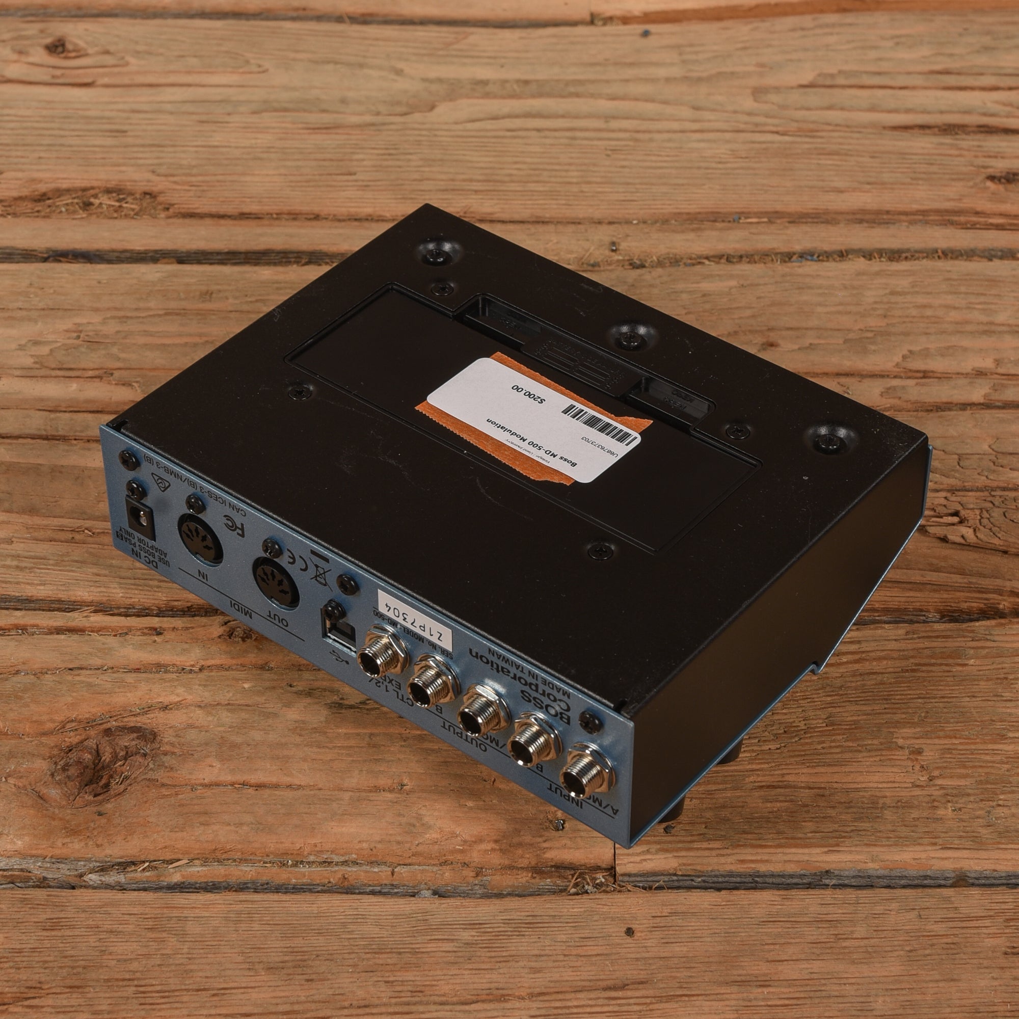 Boss MD-500 Modulation Effects and Pedals / Chorus and Vibrato