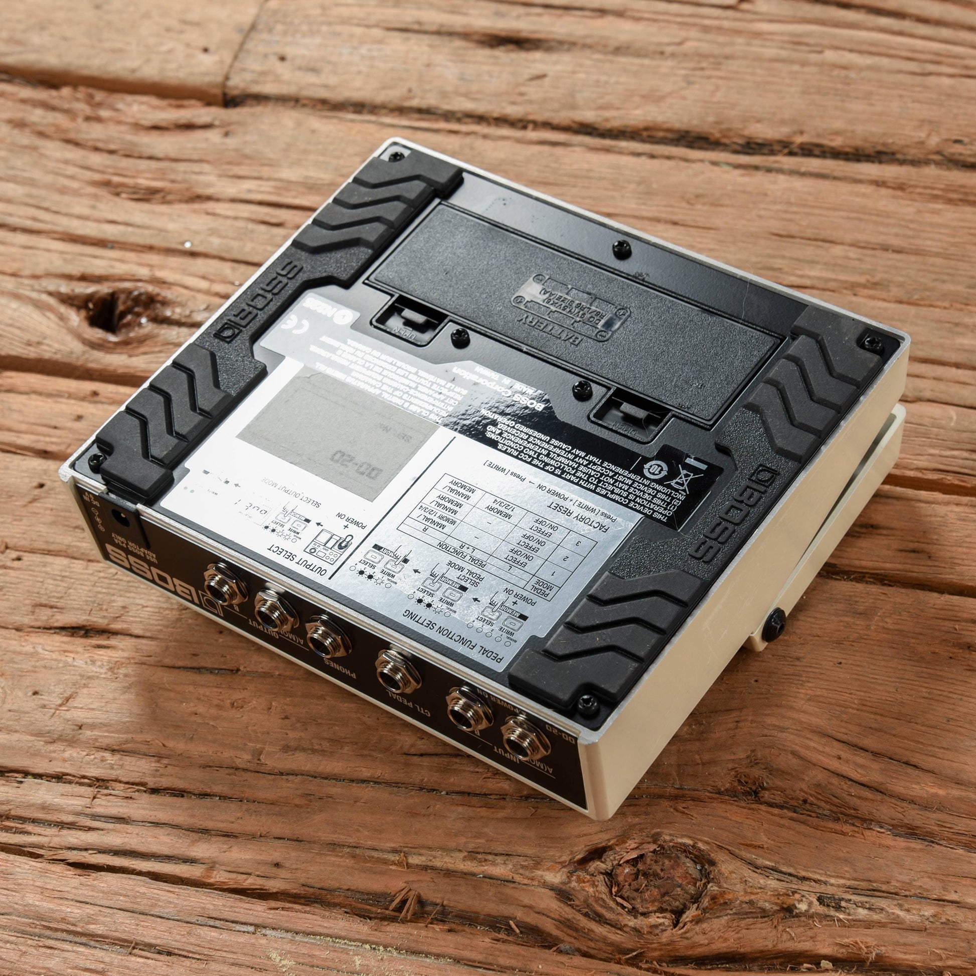 Boss DD-20 Effects and Pedals / Delay