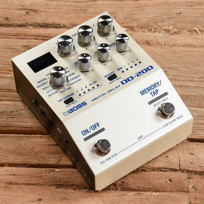 Boss DD-200 Effects and Pedals / Delay