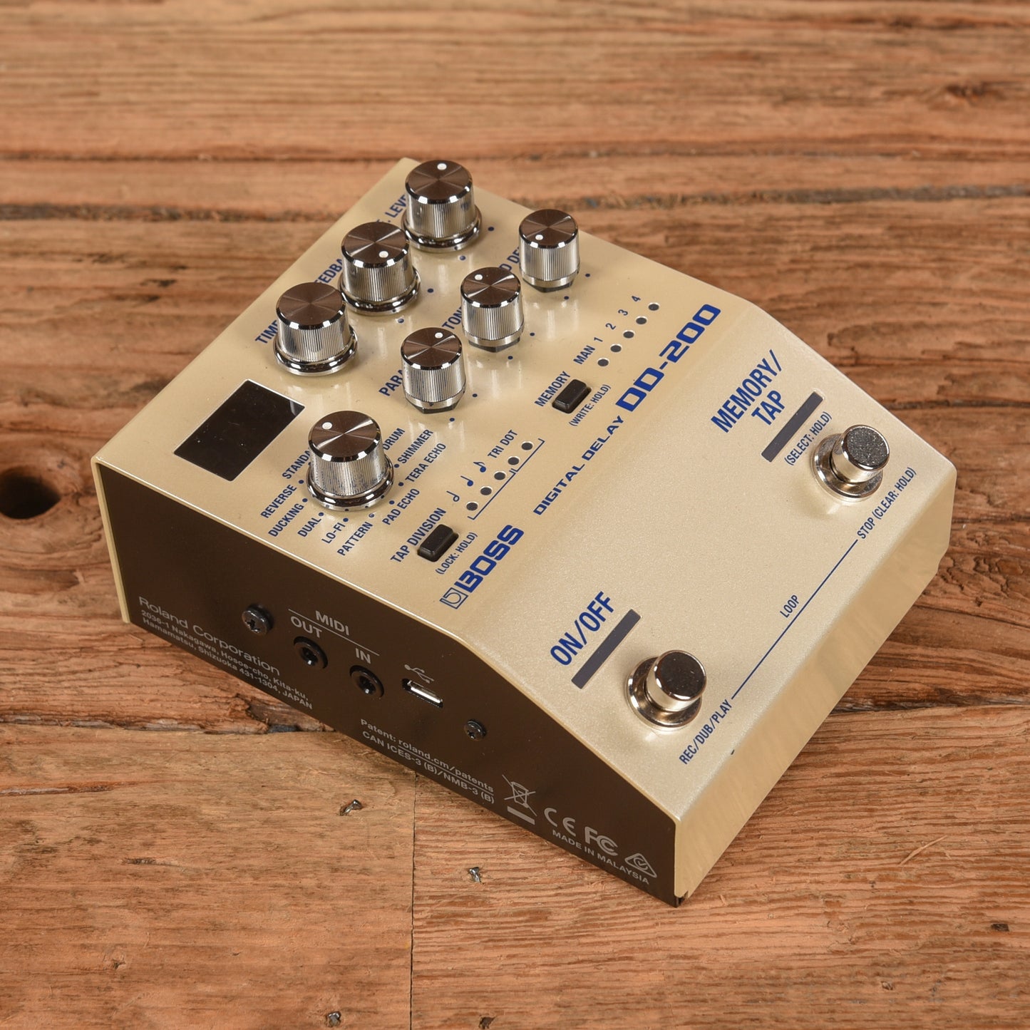 Boss DD-200 Effects and Pedals / Delay