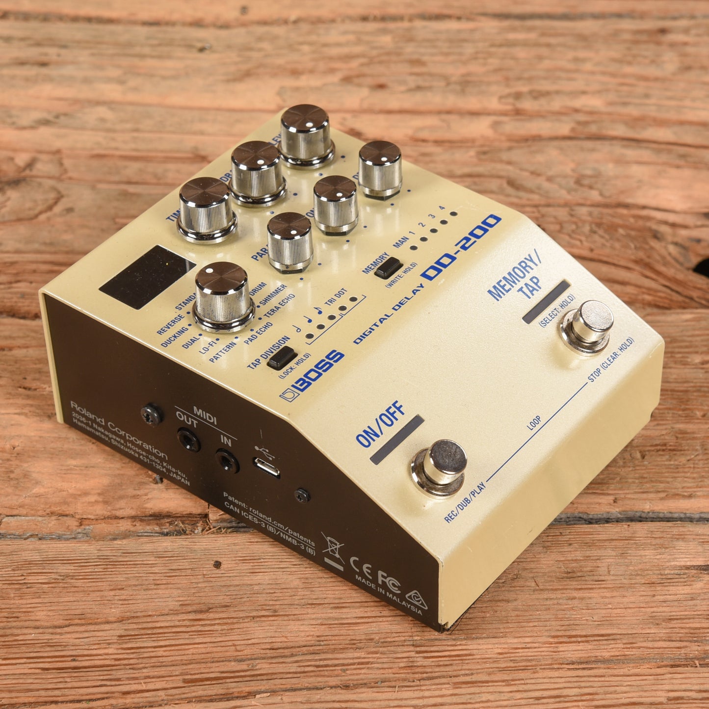 Boss DD-200 Digital Delay Effects and Pedals / Delay