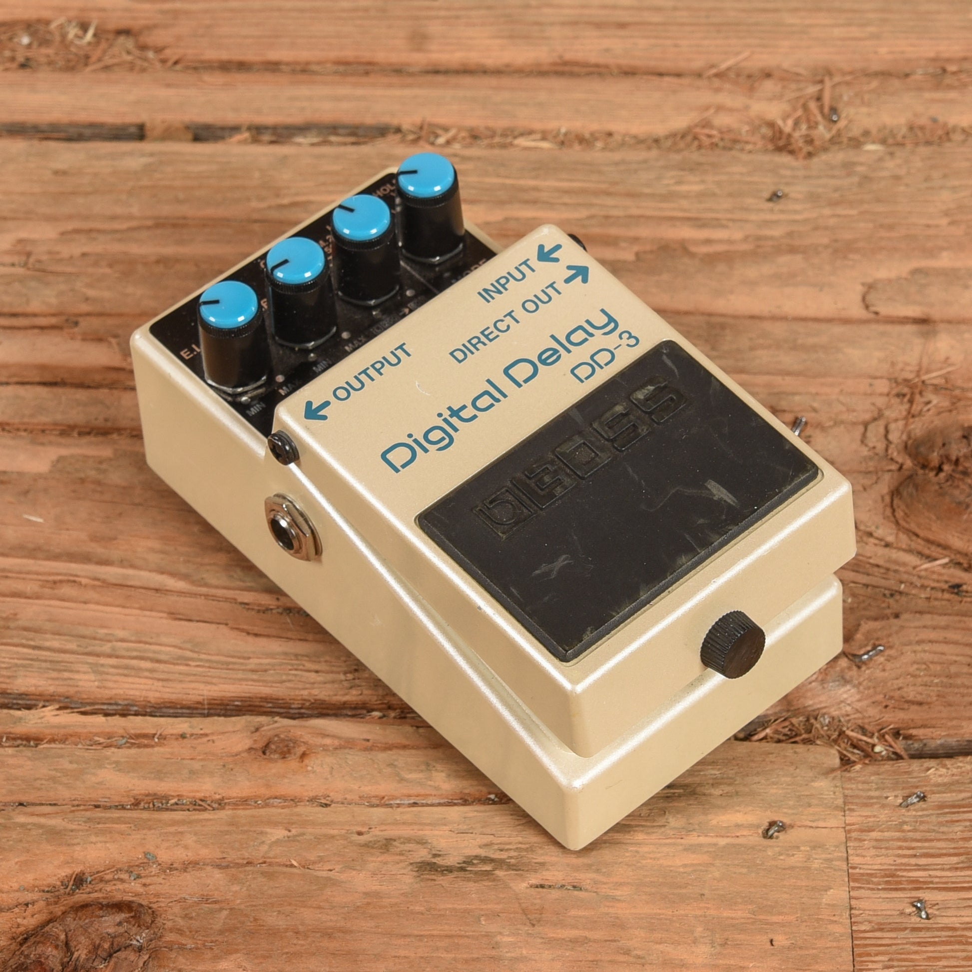 Boss DD-3 Effects and Pedals / Delay