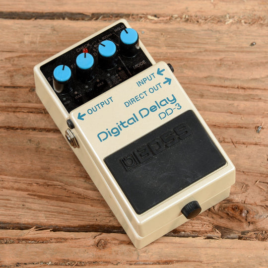 Boss DD-3 Effects and Pedals / Delay