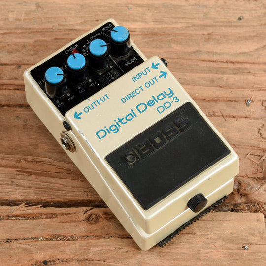 Boss DD-3 Effects and Pedals / Delay
