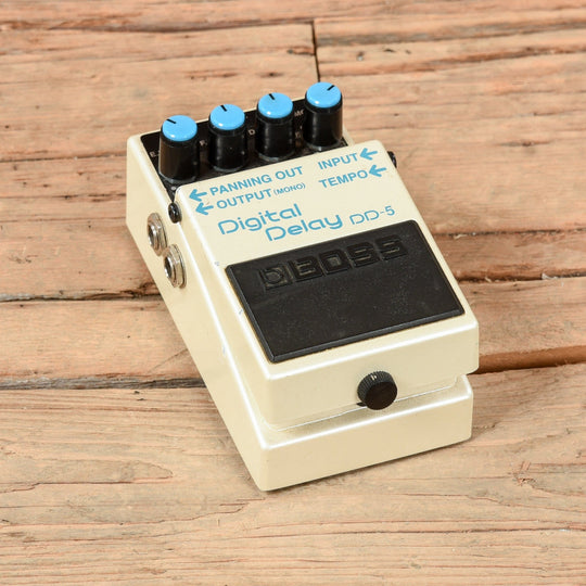 Boss DD-5 Effects and Pedals / Delay
