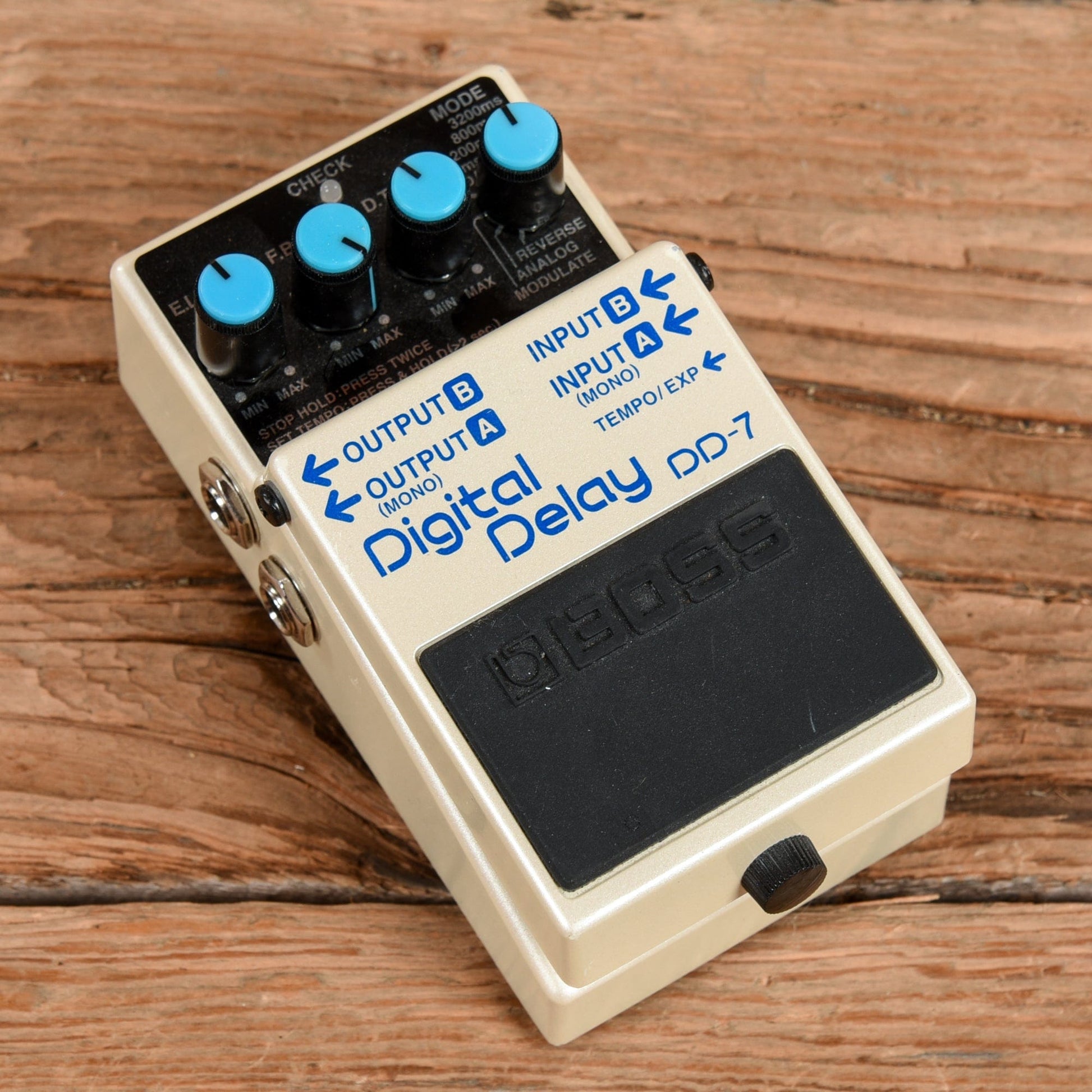 Boss DD-7 Effects and Pedals / Delay