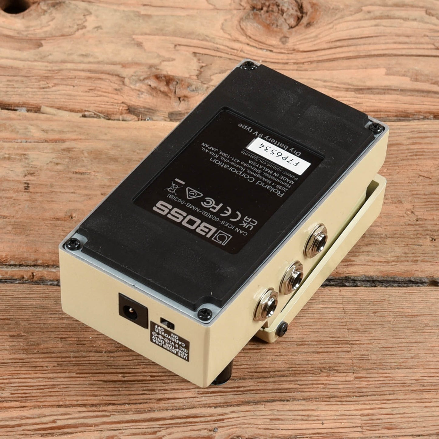 Boss DD-8 Effects and Pedals / Delay