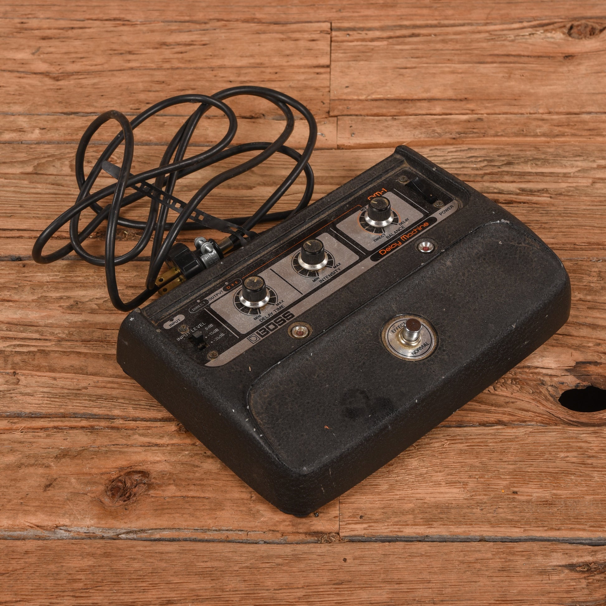 Boss DM-1 Delay Machine Effects and Pedals / Delay