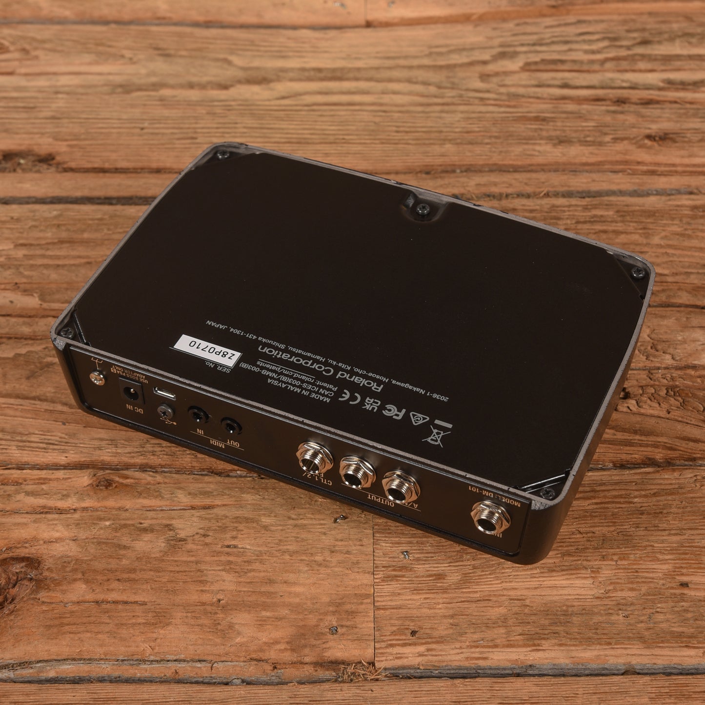 Boss DM-101 Delay Effects and Pedals / Delay
