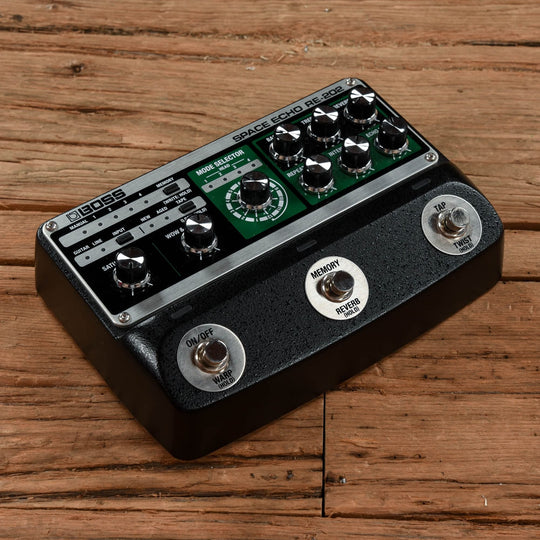 Boss RE-202 Space Echo Effects and Pedals / Delay