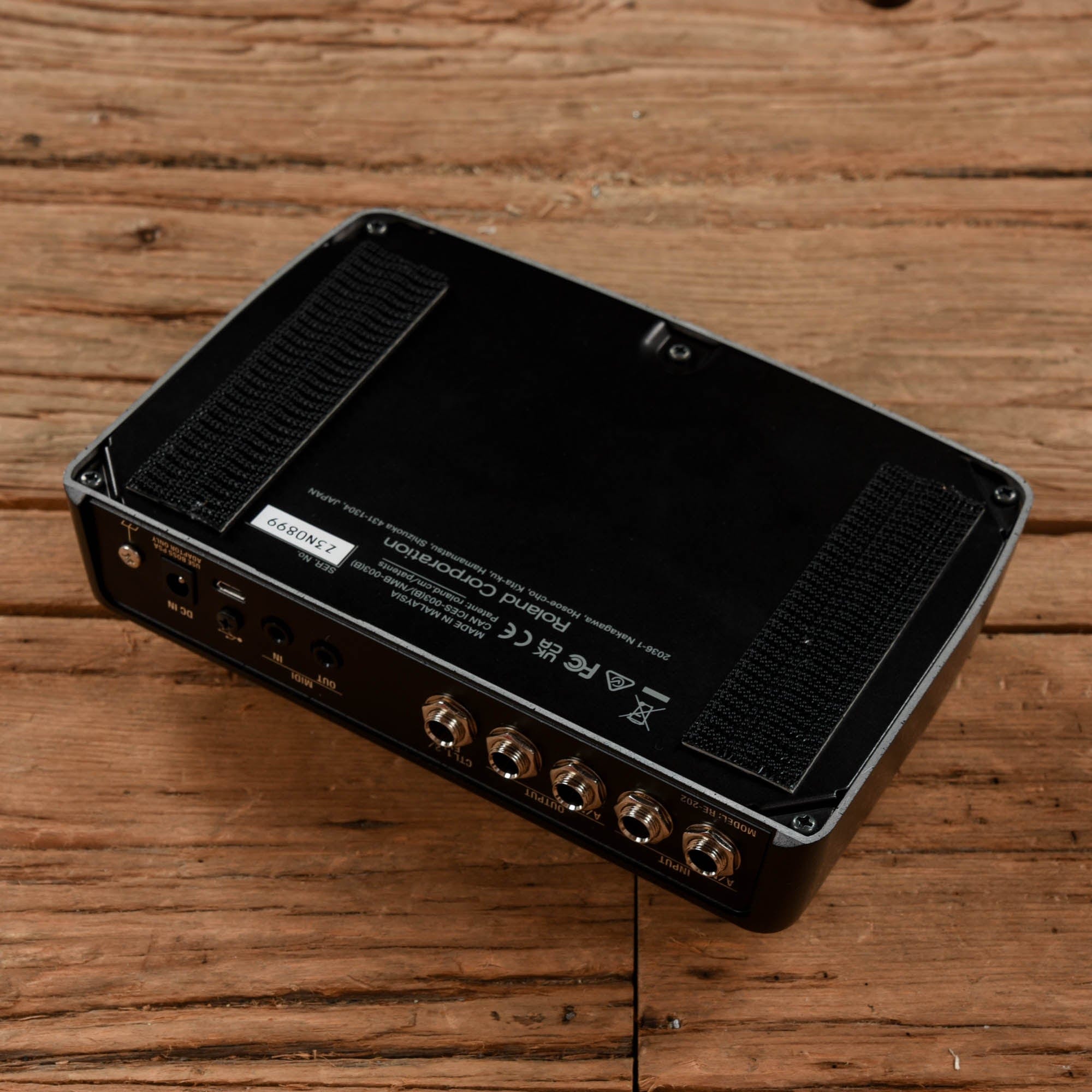 Boss RE-202 Space Echo Effects and Pedals / Delay