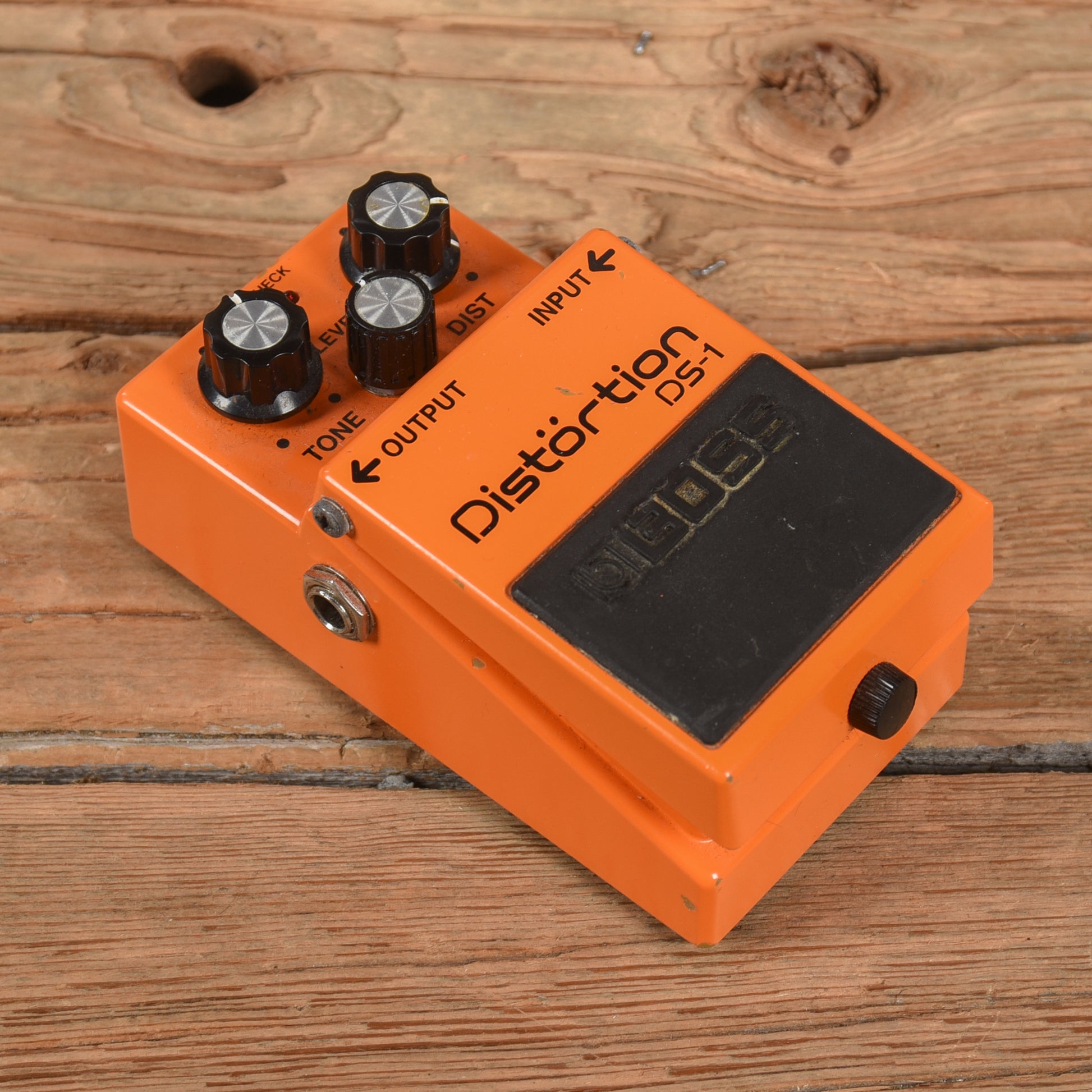 Boss DS-1 Distortion Effects and Pedals / Distortion