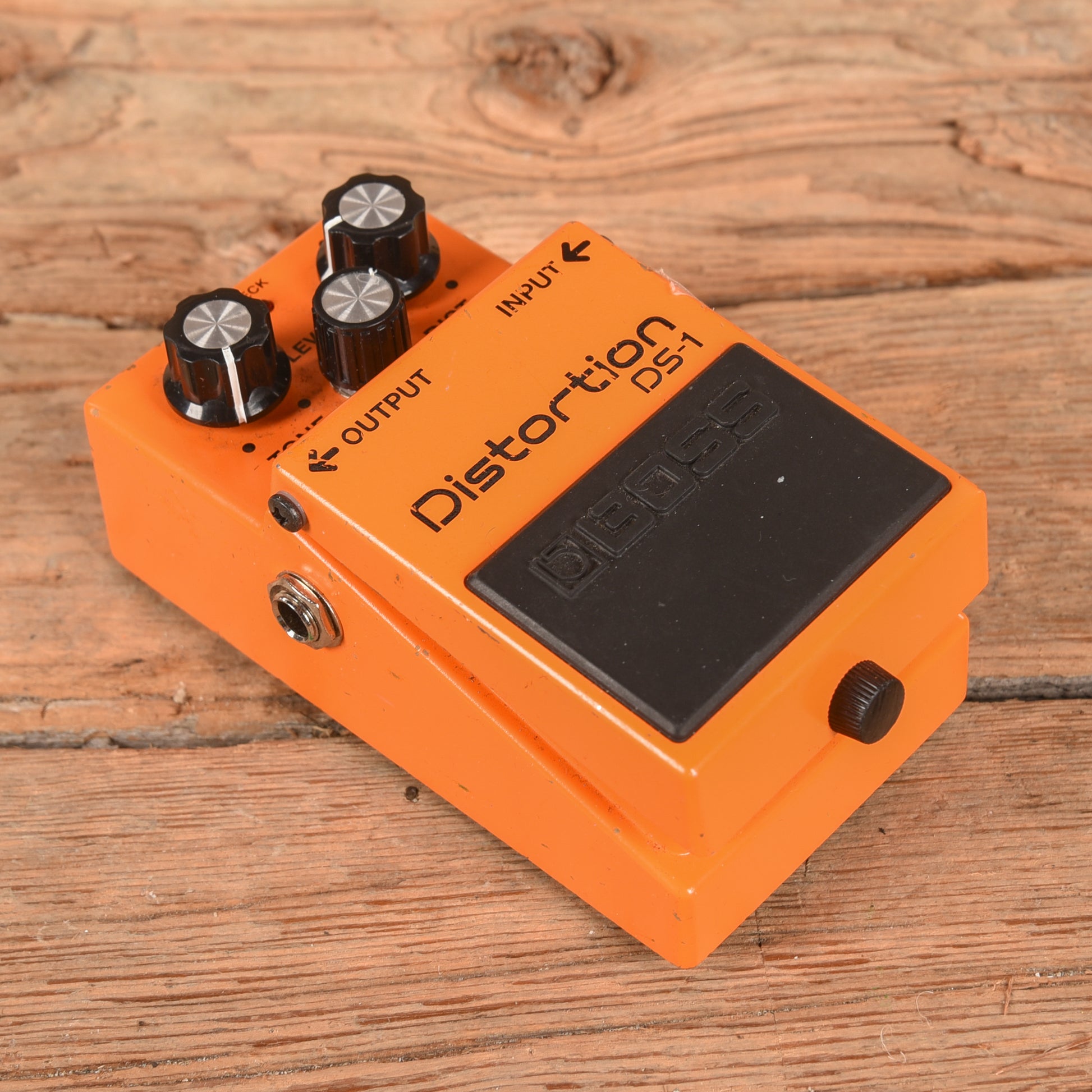 Boss DS-1 Distortion Effects and Pedals / Distortion