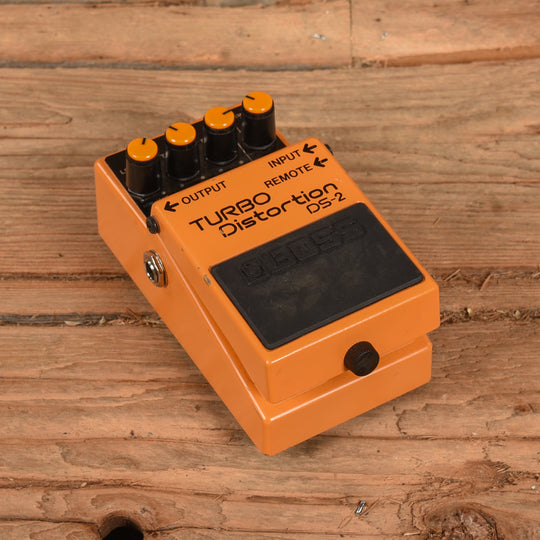 Boss DS-2 Turbo Distortion Effects and Pedals / Distortion
