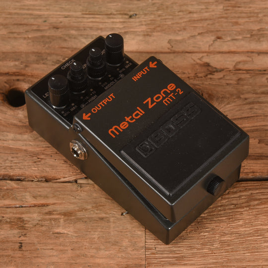 Boss MT-2 Metal Zone Effects and Pedals / Distortion
