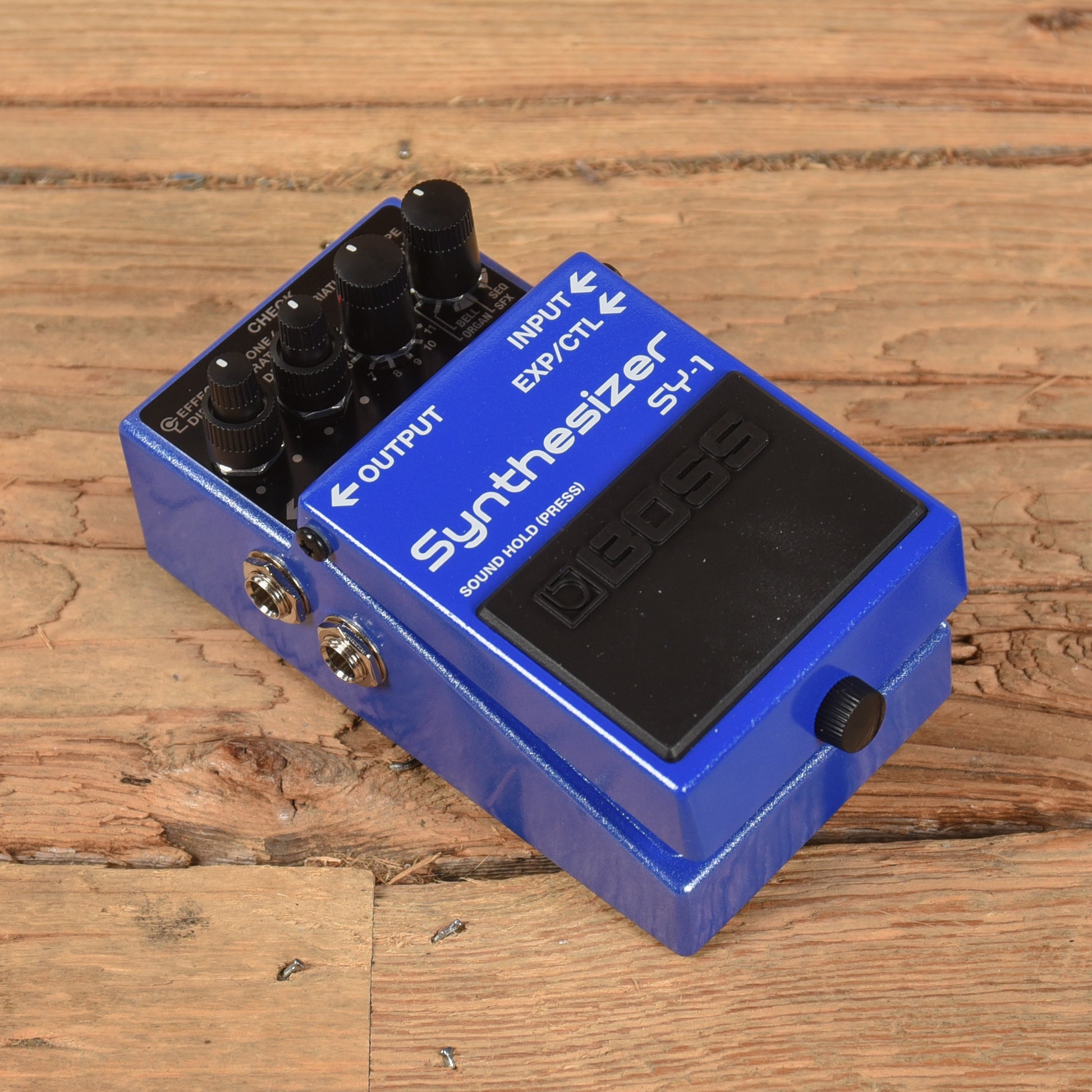 Boss SY-1 Synthesizer Effects and Pedals / Guitar Synths
