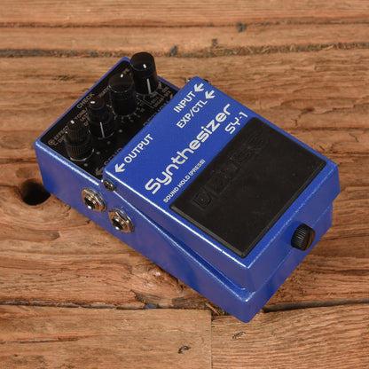 Boss SY-1 Synthesizer Effects and Pedals / Guitar Synths