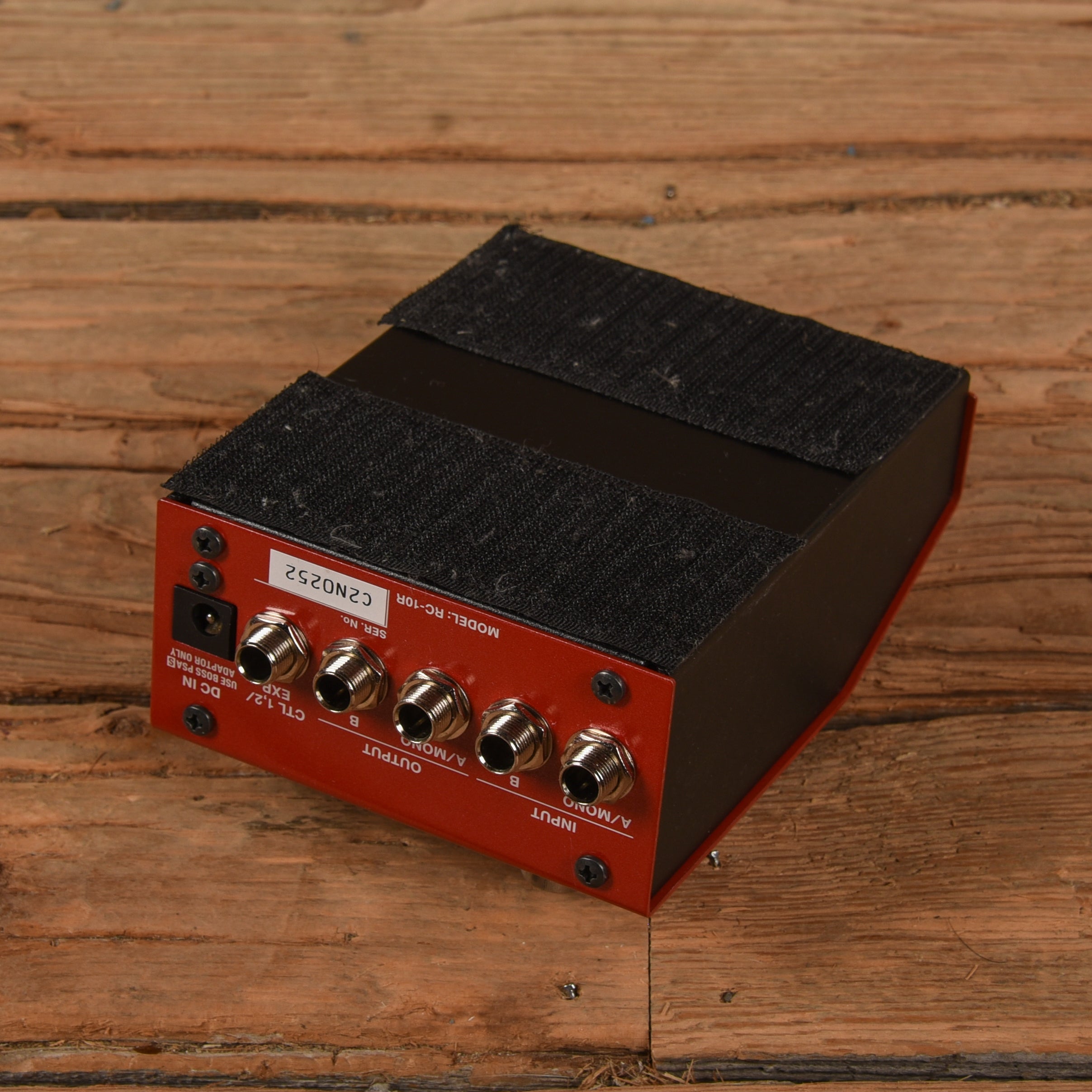 Boss RC-10R Effects and Pedals / Loop Pedals and Samplers