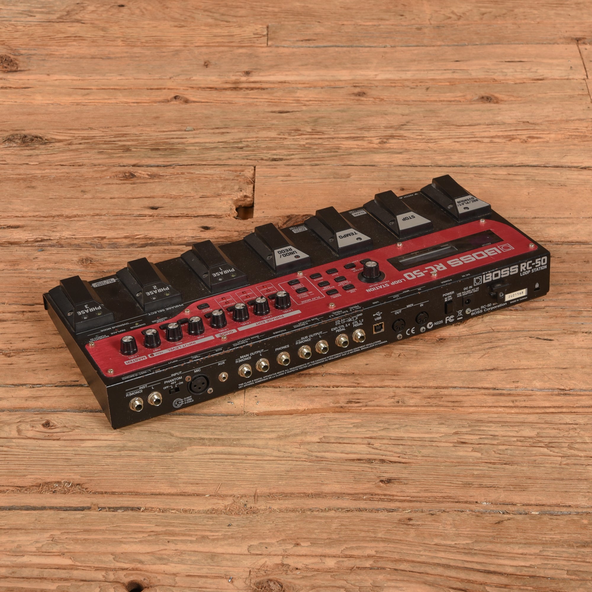 Boss RC50 Effects and Pedals / Loop Pedals and Samplers