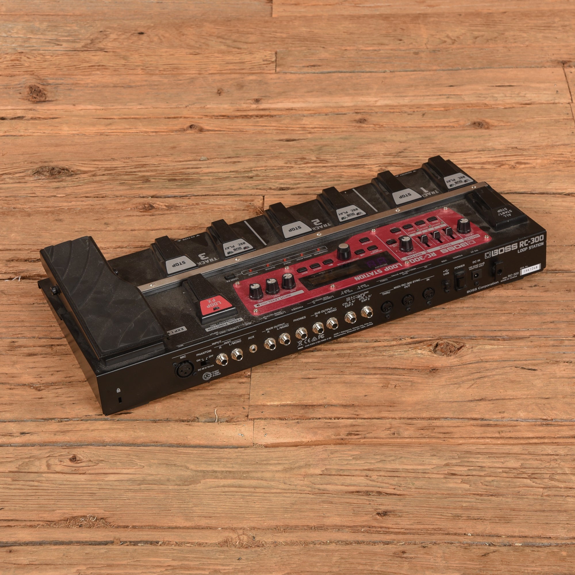 Boss RC-300 Loop Station Effects and Pedals / Noise Generators