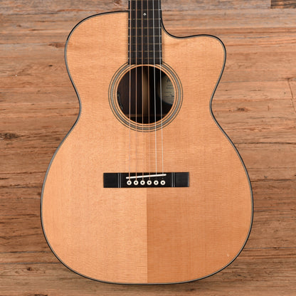 Bourgeois Downeast OMCE Soloist Thermo-Cured Sitka/Honduran Mahogany Natural Acoustic Guitars
