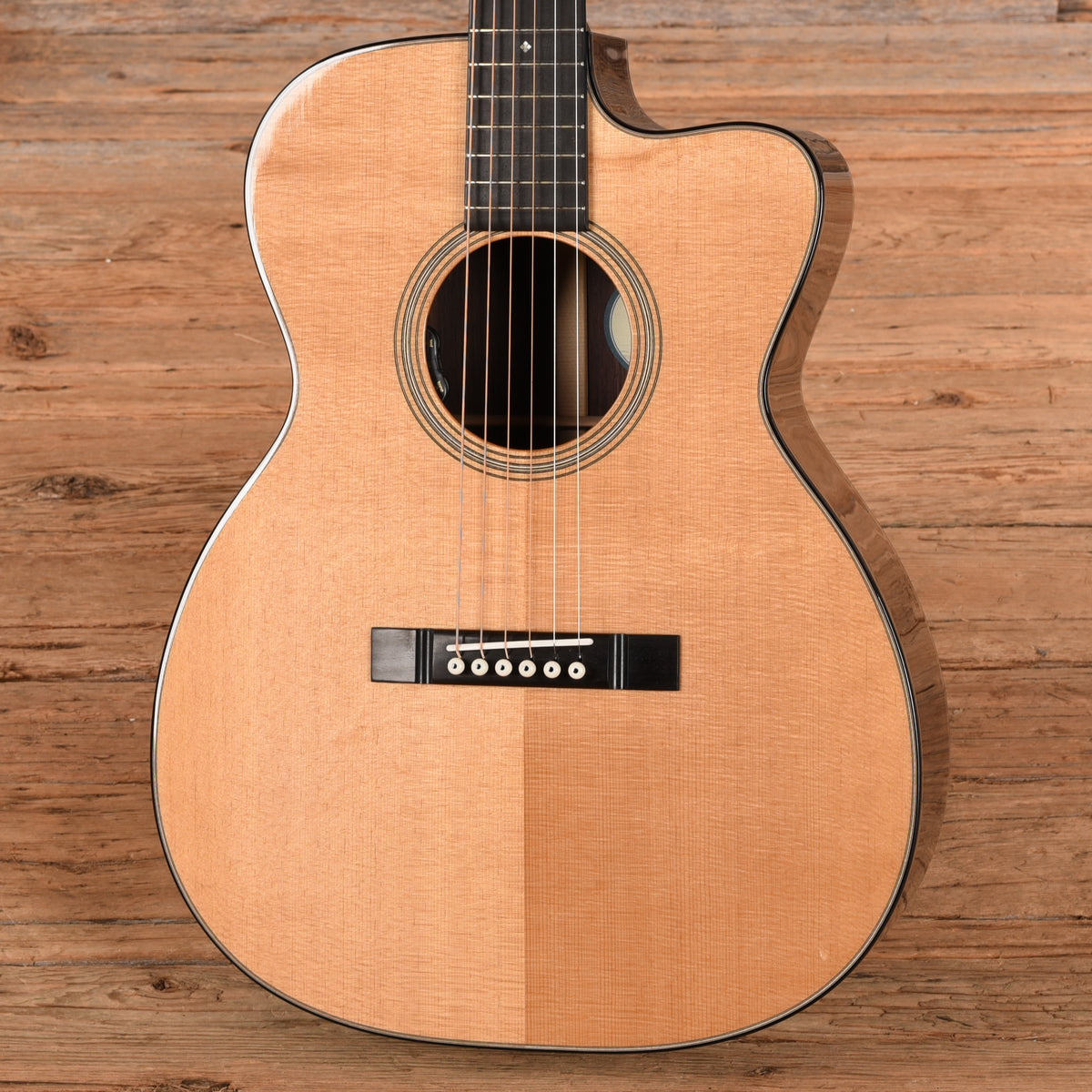Bourgeois Downeast OMCE Soloist Thermo-Cured Sitka/Honduran Mahogany Natural Acoustic Guitars
