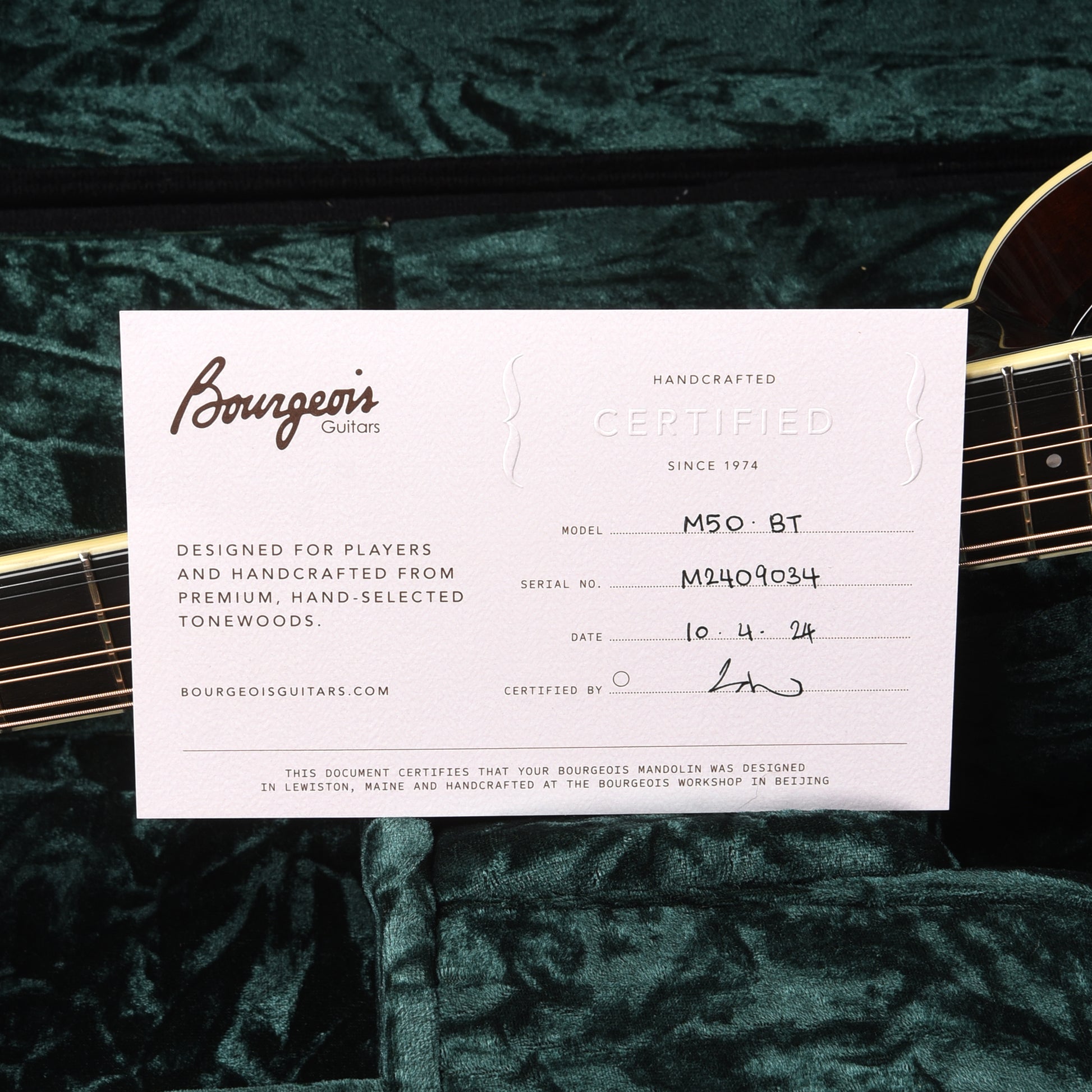 Bourgeois M50-BT Octave Mandolin Aged Tone Adirondack Spruce/European Curly Maple Black Folk Instruments / Mandolins