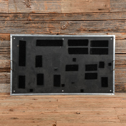 Brady 32"x18" Pedalboard w/ Flight Case Effects and Pedals / Pedalboards and Power Supplies