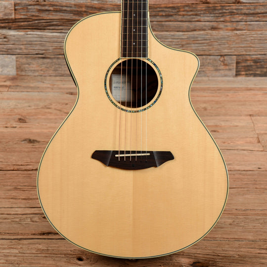 Breedlove Studio C250 Natural Acoustic Guitars / Concert