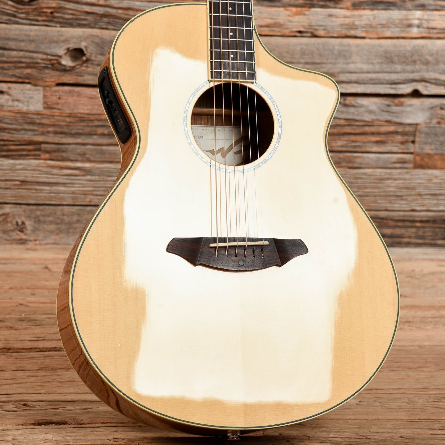 Breedlove Studio C250 Natural Acoustic Guitars / Concert