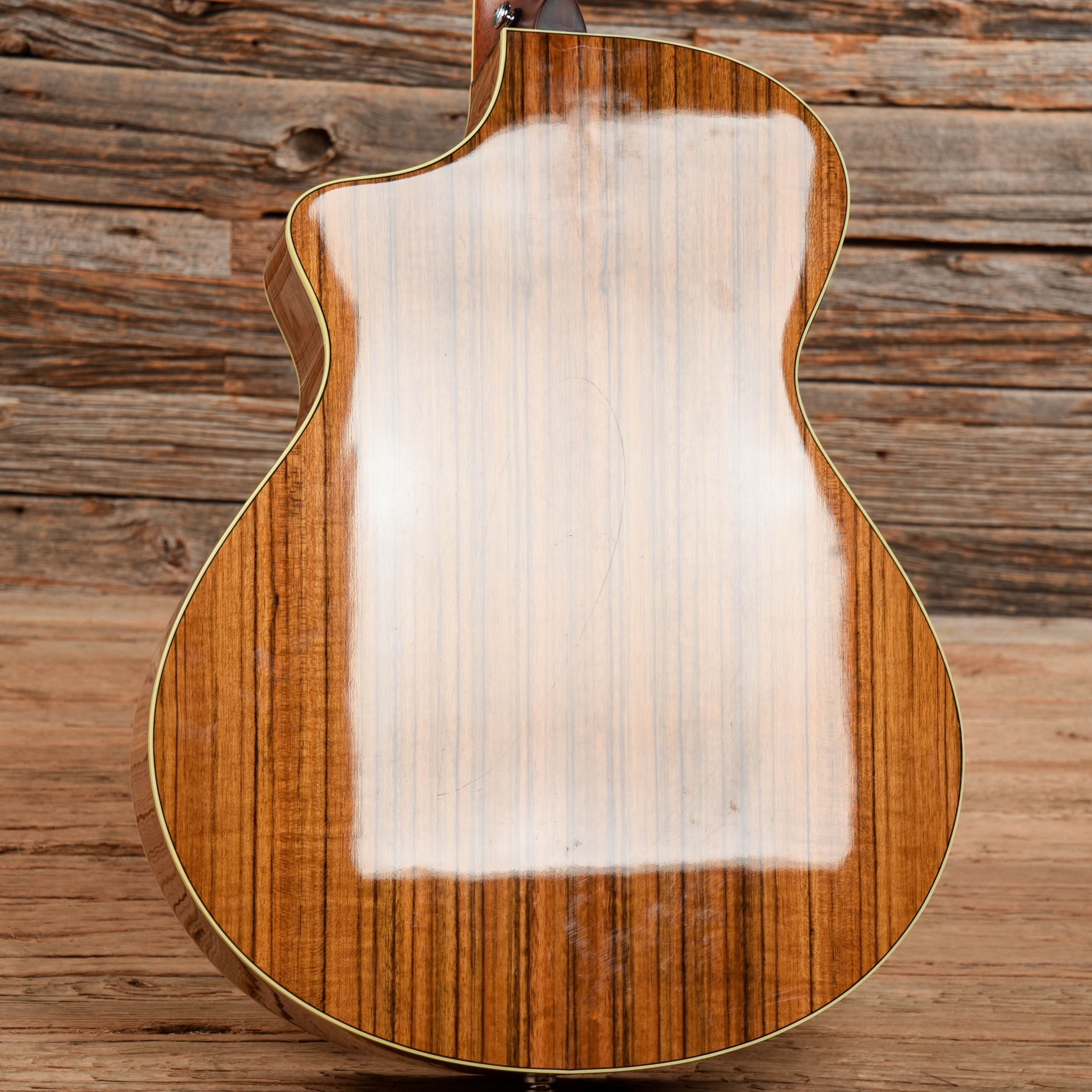 Breedlove Studio C250 Natural Acoustic Guitars / Concert