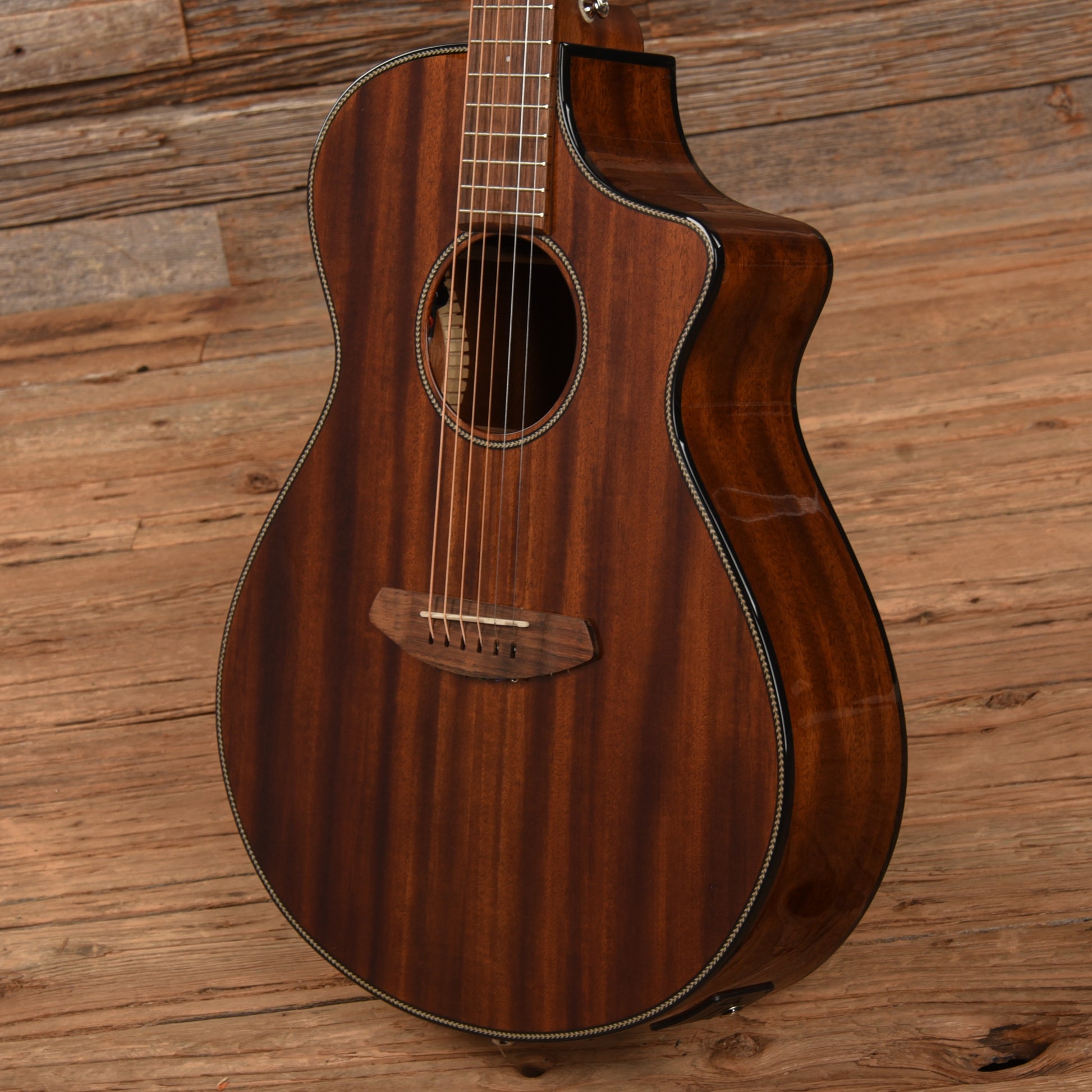 Breedlove Discovery S Concert CE HB Brown