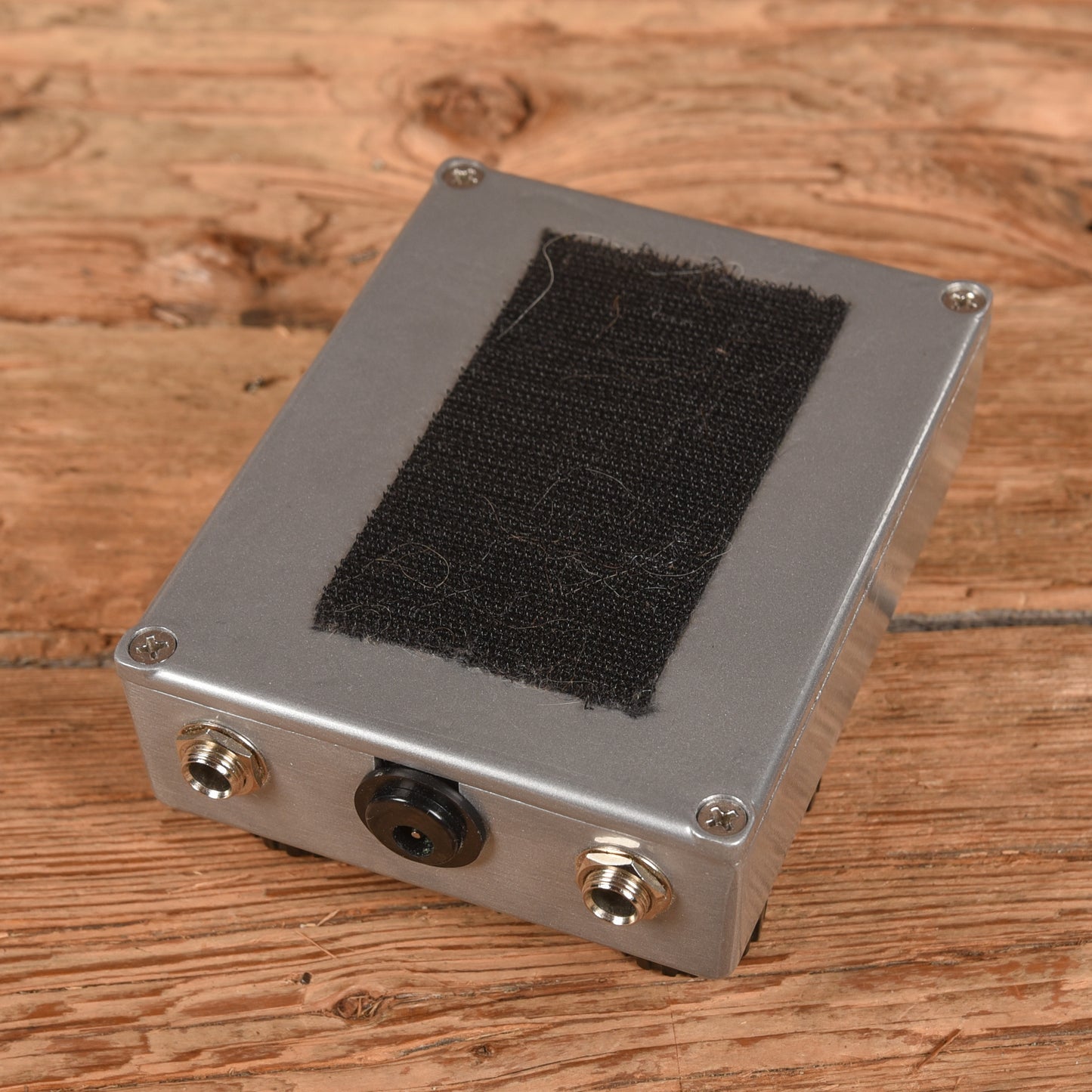 Caroline Parabola Solid State Tremolo Effects and Pedals / Tremolo