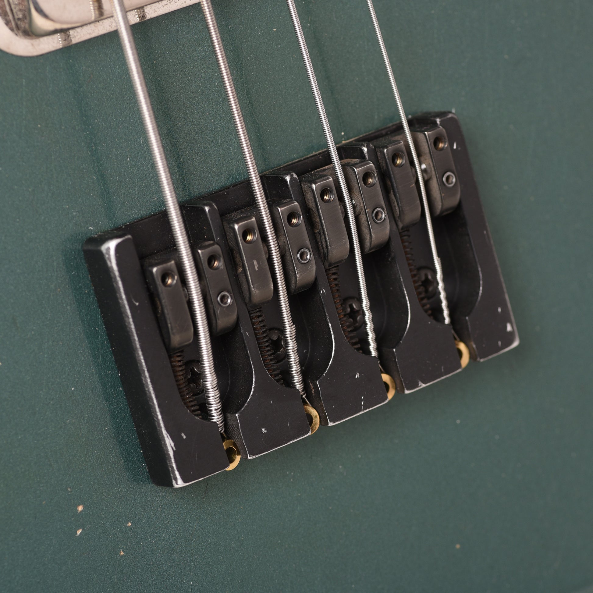 Castedosa Conchers Short-Scale Bass Aged Sherwood Green w/Novak Pickups
